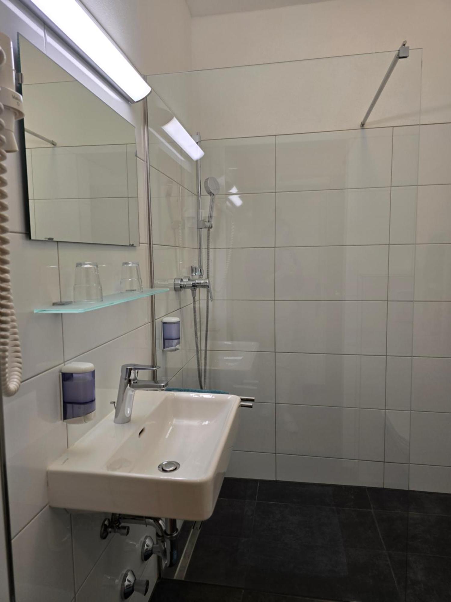 Hotel Hafnerwirt Hallein Bagian luar foto