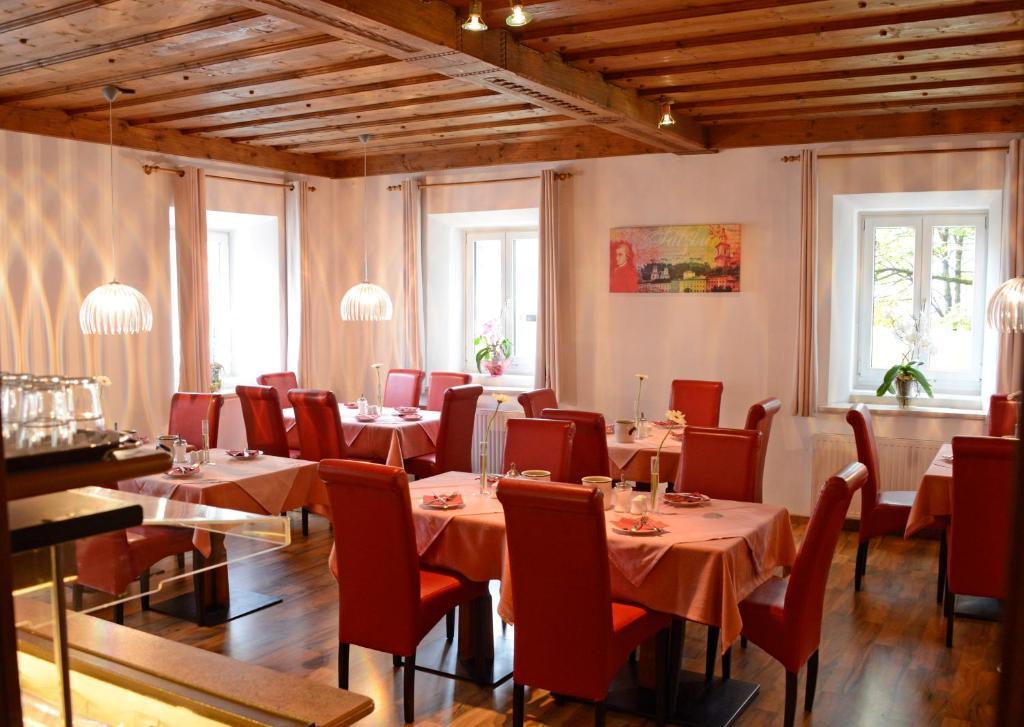 Hotel Hafnerwirt Hallein Bagian luar foto